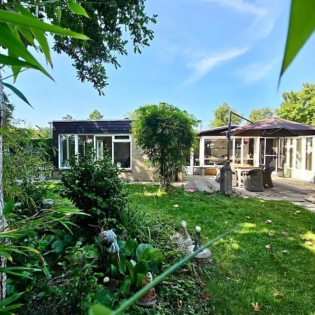 Дом отдыха Duinland 142 *